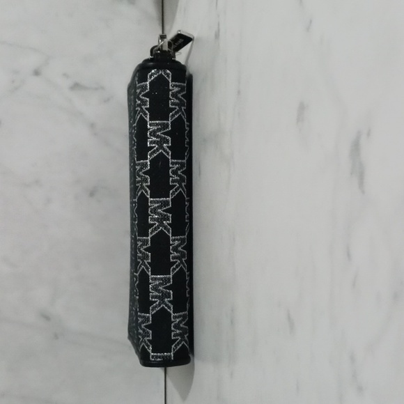 Michael Kors Jet Set Travel Large Flat Wallet, Wristlet & Phone Case - Picture 6 of 6